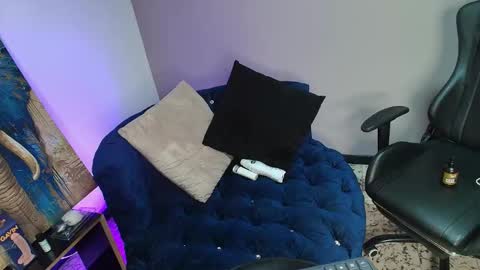 katyamonroe_ online show from 12.23.25