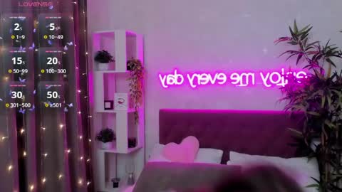 Kate online show from 04.19.26