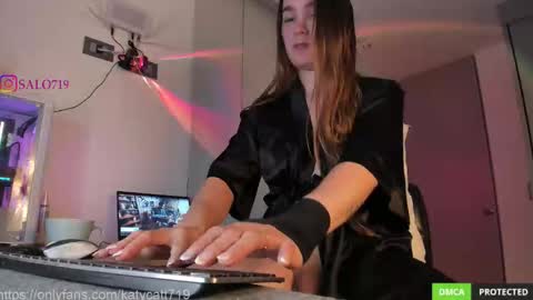 Snapshot of katycatt chatting on 10.08.25 Nataly online show from 10.08.25