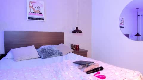 Snapshot of katyrouse1 chatting on 12.05.25 katy online show from 12.05.25