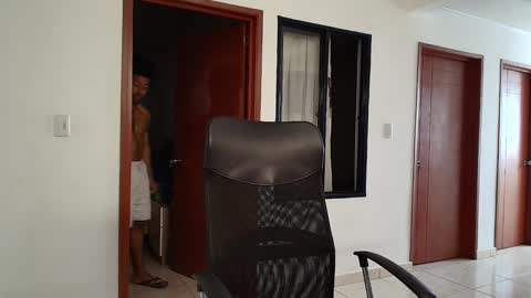 Snapshot of kaurilop chatting on 12.25.24 Kauri Lop online show from 12.25.24