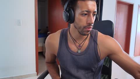 Snapshot of kaurilop chatting on 12.27.24 Kauri Lop online show from 12.27.24