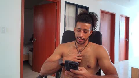 Snapshot of kaurilop chatting on 01.10.25 Kauri Lop online show from 01.10.25