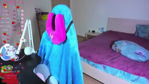 Snapshot of kawaii_power_uwu chatting on 01.19.25 Kira-chan online show from 01.19.25