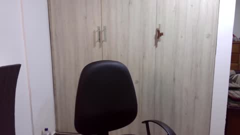  Khawit  online show from 12.29.24