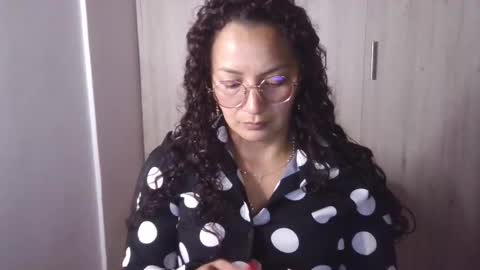  Khawit  online show from 02.17.25