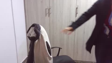  Khawit  online show from 02.26.25