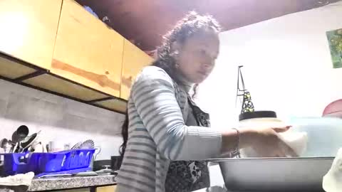  Khawit  online show from 12.16.25