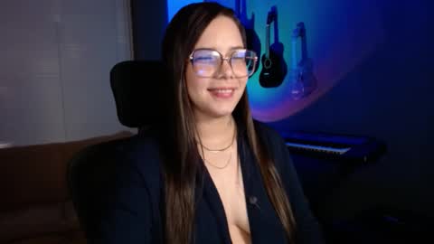 Kay online show from 10.28.25