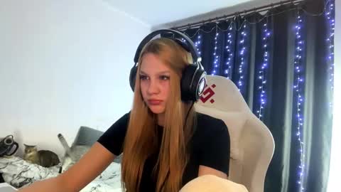 Amia online show from 03.05.26