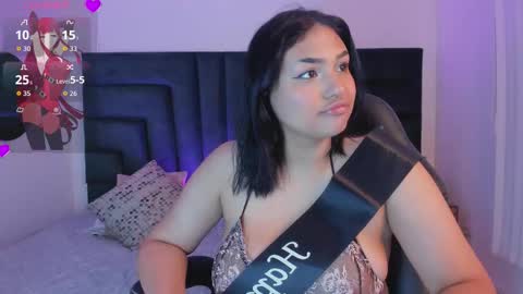 Snapshot of kaylahank chatting on 10.07.25 kaylahank online show from 10.07.25