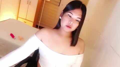 Y O U R        F U T U R E       K A Y L E E  online show from 10.04.25