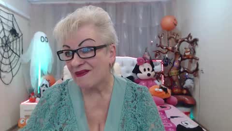 kaylesmoll online show from 10.21.25