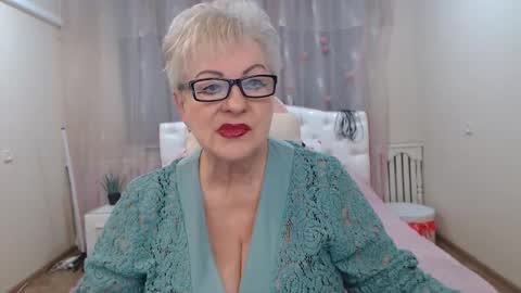 kaylesmoll online show from 11.19.25