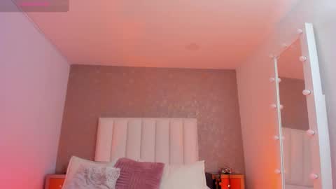 Snapshot of kayliebrooks chatting on 11.14.25 kayliebrooks online show from 11.14.25