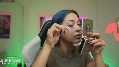 Kayra online show from 12.18.25