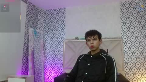 Snapshot of keahi_tay chatting on 03.03.26 keahi online show from 03.03.26