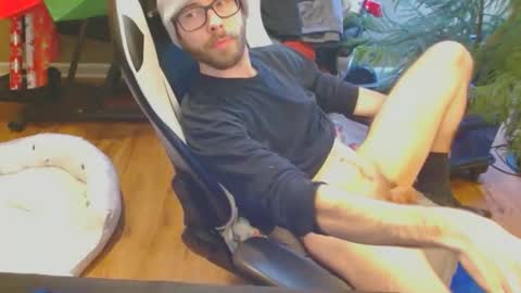 Snapshot of keegancheese chatting on 02.09.25 Tom online show from 02.09.25