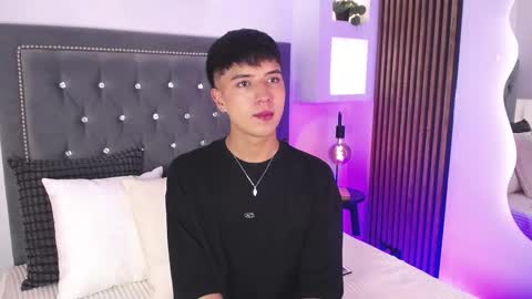 Snapshot of keen_nico chatting on 02.22.26 nico online show from 02.22.26