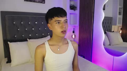 Snapshot of keen_nico chatting on 02.24.26 nico online show from 02.24.26