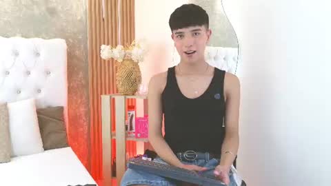 Snapshot of keen_nico chatting on 06.23.26 nico online show from 06.23.26
