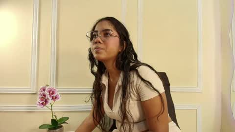 Snapshot of keila_hott20 chatting on 09.25.25 keila online show from 09.25.25