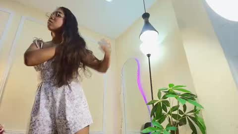 Snapshot of keila_hott20 chatting on 10.18.25 keila online show from 10.18.25