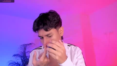 Snapshot of keiner_smith chatting on 10.05.25 Alejandro Gonzalez online show from 10.05.25