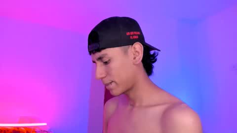 Snapshot of keiner_smith chatting on 11.18.25 Alejandro Gonzalez online show from 11.18.25