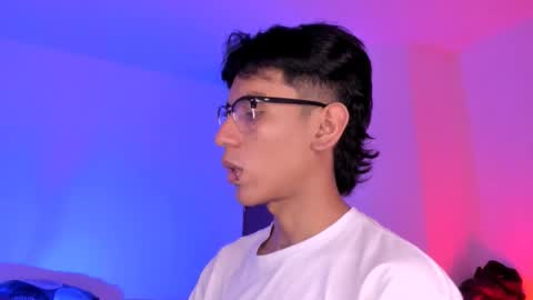 Snapshot of keiner_smith chatting on 11.18.25 Alejandro Gonzalez online show from 11.18.25