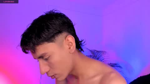 Snapshot of keiner_smith chatting on 12.05.25 Alejandro Gonzalez online show from 12.05.25