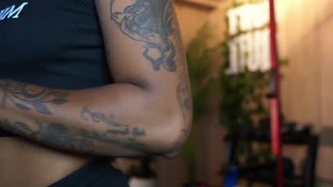 kelly__thomson online show from 04.18.26