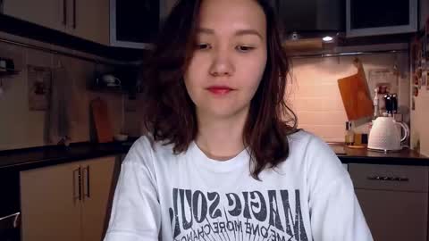 Snapshot of kelly_yon chatting on 09.16.25 Kelly online show from 09.16.25