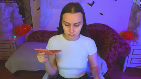 Im Kelly online show from 10.17.25