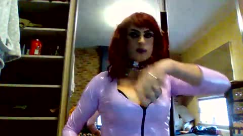 Snapshot of kellypvc1 chatting on 10.10.25 kellypvc1 online show from 10.10.25