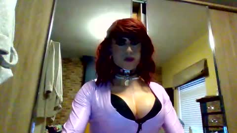 Snapshot of kellypvc1 chatting on 10.14.25 kellypvc1 online show from 10.14.25