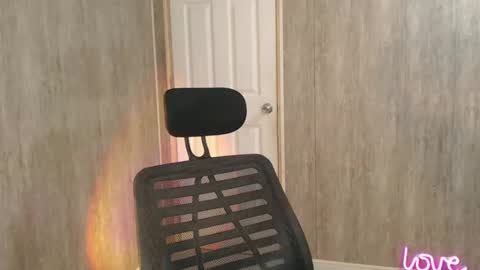 KELLY MCDOLEN online show from 03.08.25