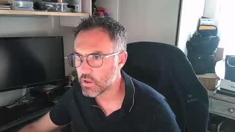 Snapshot of kelvin06133 chatting on 04.19.26 kelvin06133 online show from 04.19.26