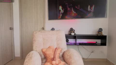 Snapshot of ken_doll19 chatting on 11.11.25 online show from 11.11.25