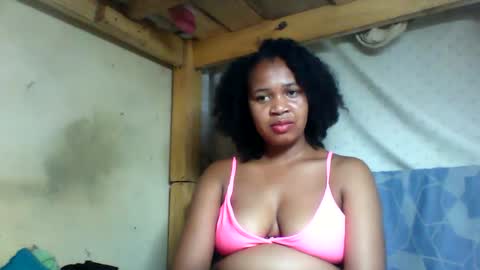 Snapshot of kenalie chatting on 05.30.26 Kenalie online show from 05.30.26