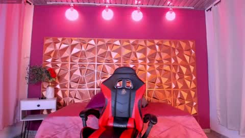 Snapshot of kendall23_ chatting on 01.26.25 Kendall online show from 01.26.25