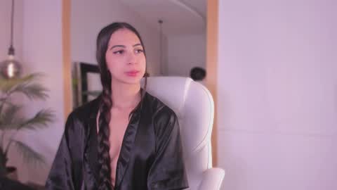    online show from 11.04.25