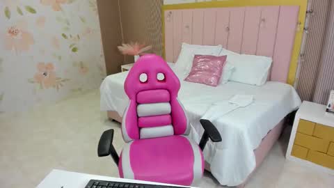 Kendall no Jenner  online show from 12.03.25