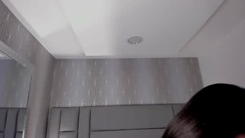 kendall_evanss_ online show from 11.21.25