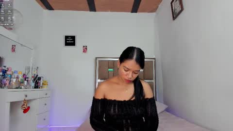 Kendall ewers online show from 10.01.25