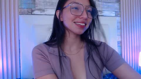 Snapshot of kendall_saenz chatting on 10.10.25 kendall_saenz online show from 10.10.25