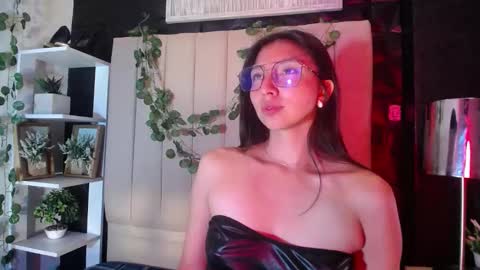 Snapshot of kendall_saenz chatting on 10.15.25 kendall_saenz online show from 10.15.25