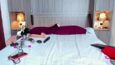 Kendal online show from 12.24.24