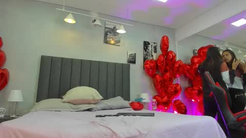 Kendra London online show from 02.20.26