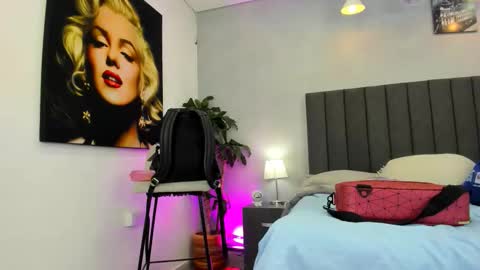 Kendra London online show from 03.04.26